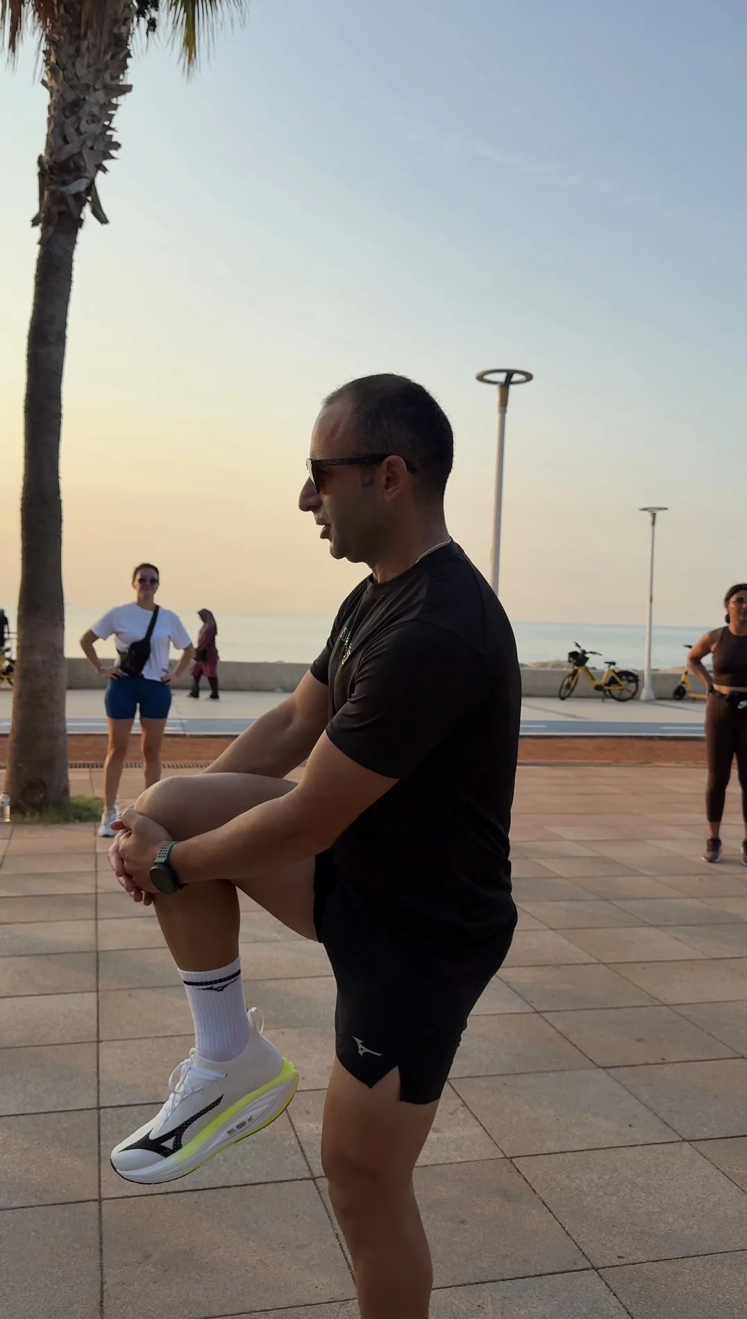 Güneşten Önce Uyananlar topluluğundan bir kare